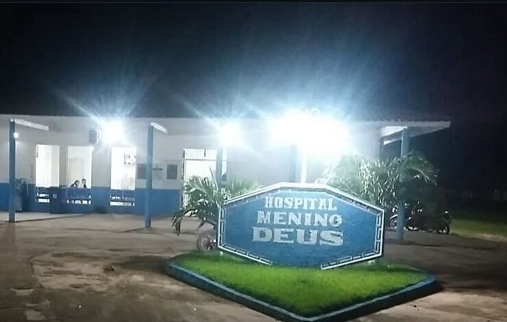 Vítimas do acidente foram encaminhadas para o hospital.