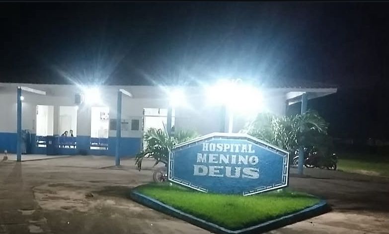 Vítimas do acidente foram encaminhadas para o hospital.