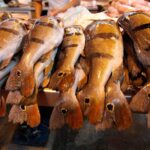 Pescado é vendido na Pedra do Peixe, em Belém.