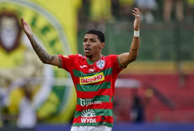 Remo negocia com a Portuguesa a contratação do atacante Maceió