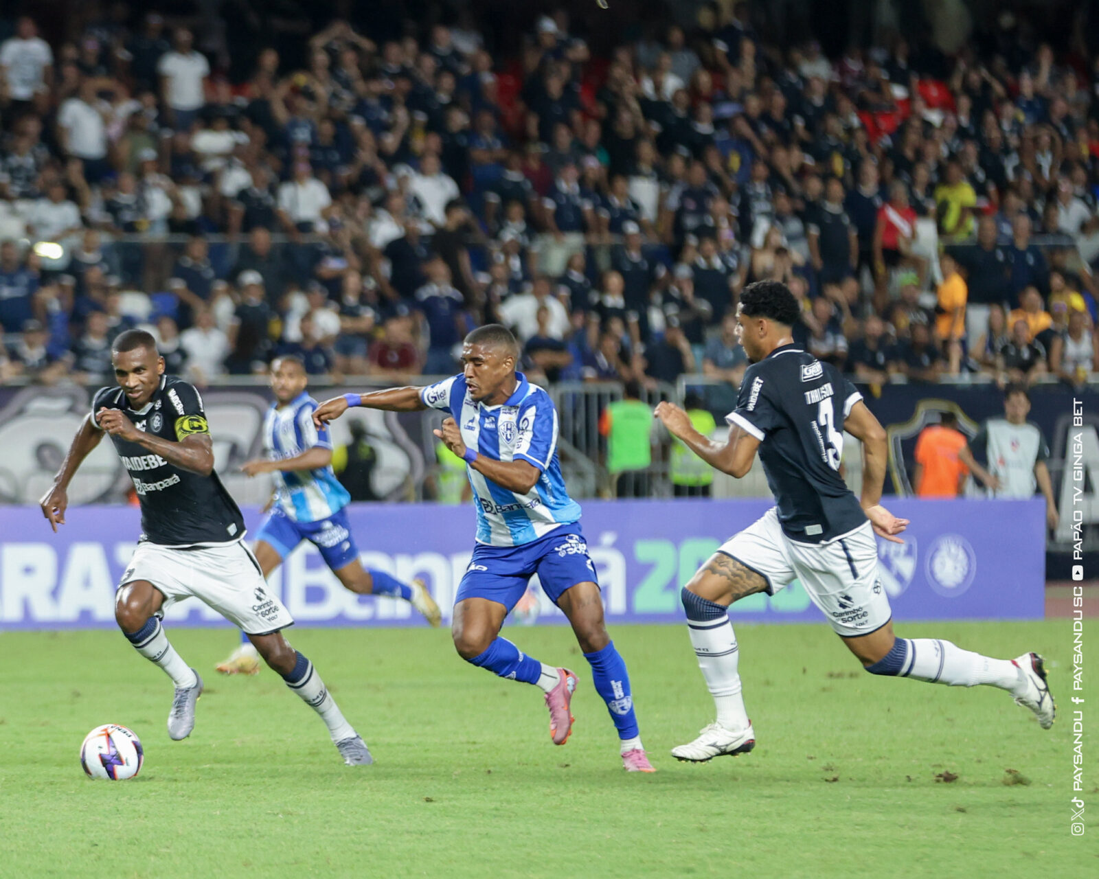 Remo e Paysandu se enfrentando no Mangueirão na final do Parazão