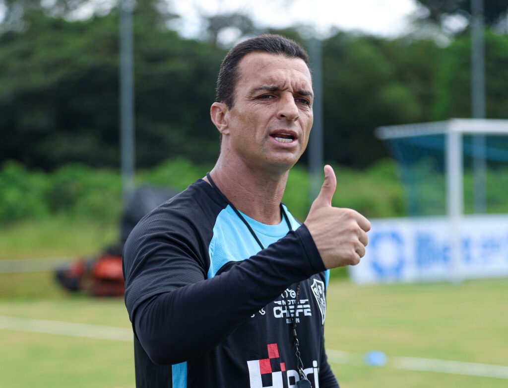 Júnior Rocha sobre sair do Paysandu: "Só se me mandarem embora"