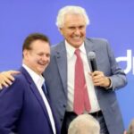 O presidente nacional do PSD, Gilberto Kassab, e o governador do Goiás, Ronaldo Caiado, em encontro do partido em São Paulo.