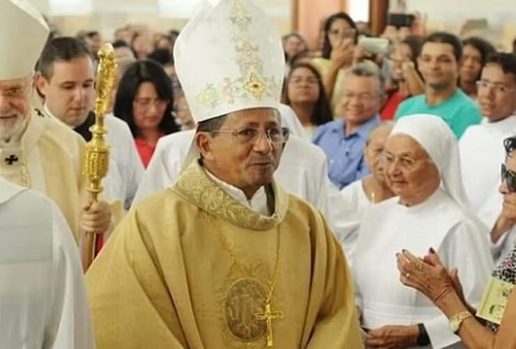 Dom Manoel de Oliveira Soares Filho, ex-bispo de Palmeira dos Índios, no Alagoas, assume região no Pará com apoio da CNBB.