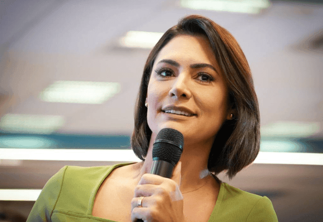 ​Defesa aposta no diálogo direto entre a ex-primeira-dama e o ministro relator no Supremo.