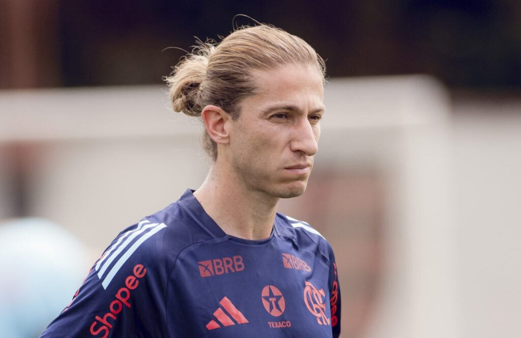 Filipe Luis comandando treinado do Flamengo