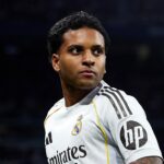Rodrygo com a camisa do Real Madrid.