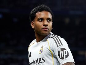 Rodrygo com a camisa do Real Madrid.