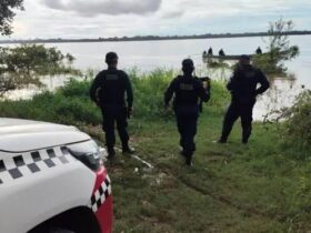 Policia procurando por dupla que pulou no rio
