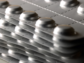 Imagem ilustrativa de cartelas de comprimidos.