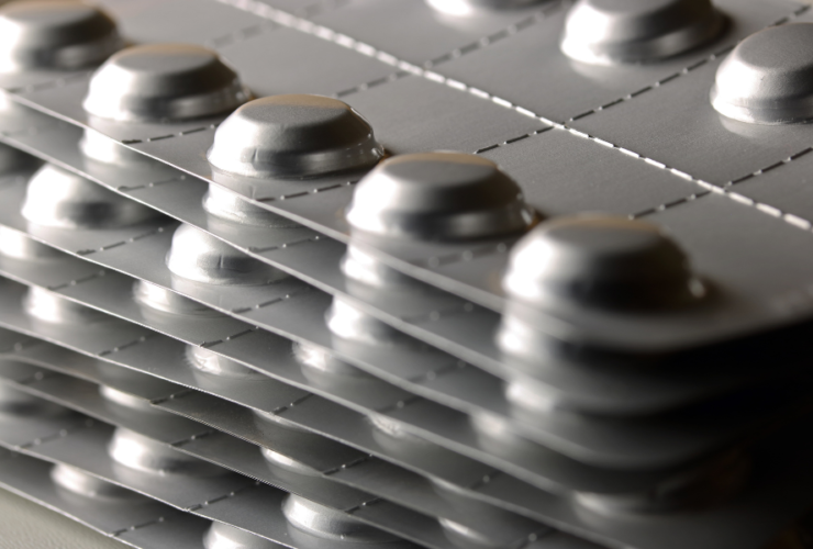 Imagem ilustrativa de cartelas de comprimidos.