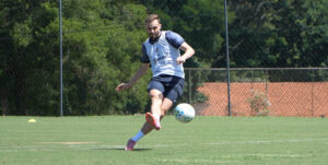 Gabriel Poveda já treinando com o Clube do Remo