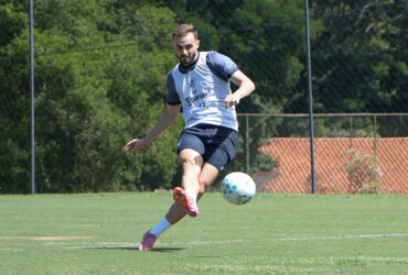 Gabriel Poveda já treinando com o Clube do Remo