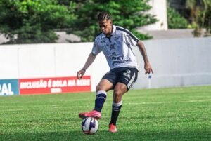 Jogador Kawan em ação pelo Clube do Remo