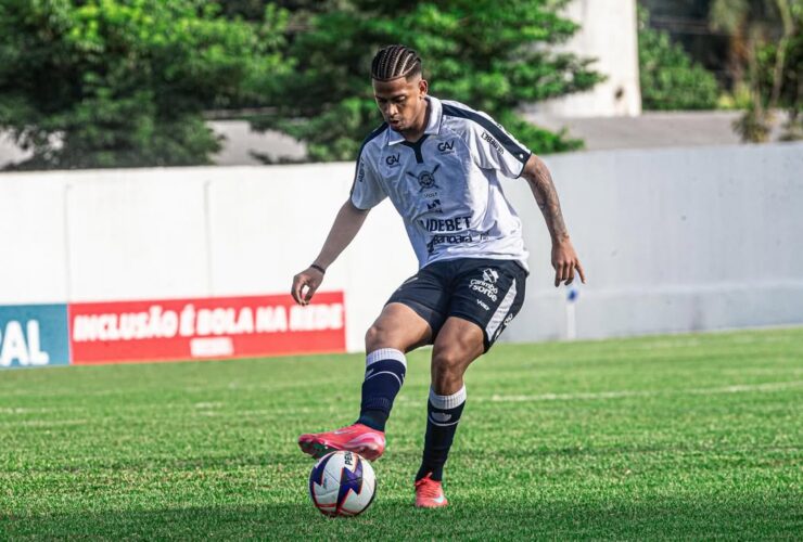 Jogador Kawan em ação pelo Clube do Remo