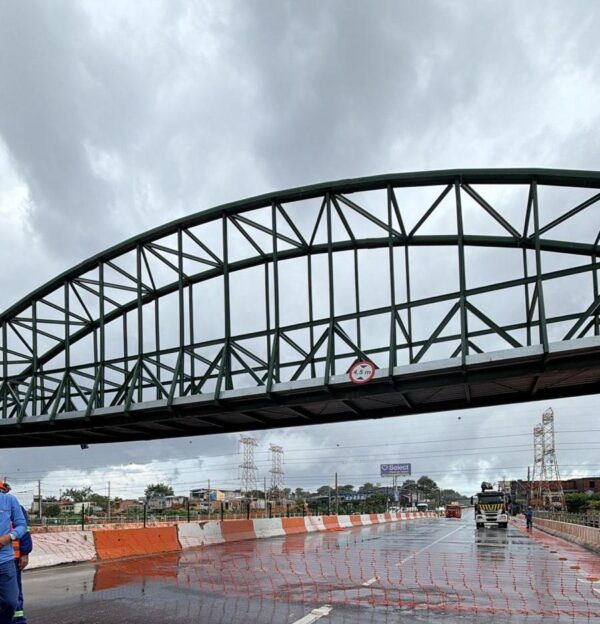 Trecho da Av. Júlio César terá interdição parcial para ajustes em passarela