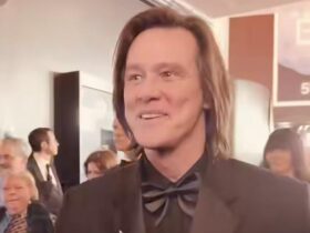 Comediante Jim Carrey fotografado em Paris