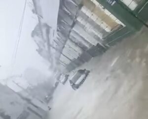 Ruas alagadas na Doca, em Belém