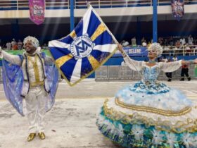 Desfile da Mocidade na Aldeia Cabana.