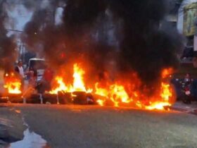 Barricadas pegando fogo em protesto em Ananindeua