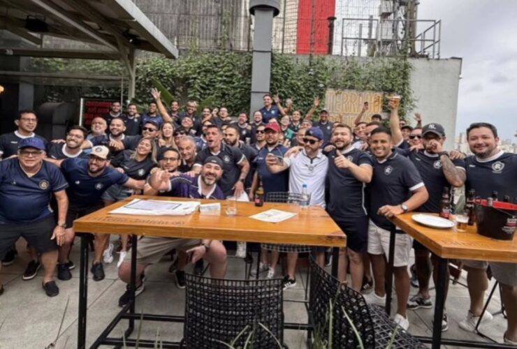 Torcedores do Remo reunidos no Rio de Janeiro