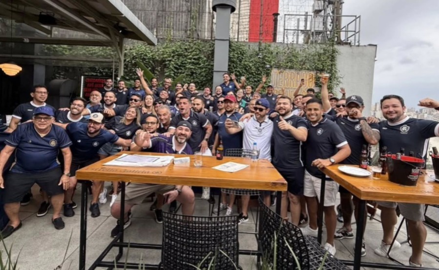 Torcedores do Remo reunidos no Rio de Janeiro