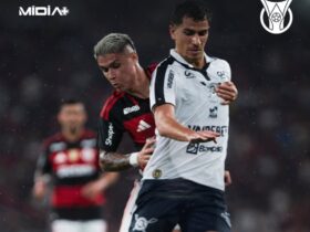 Remo e Flamengo se enfrentando no Maracanã