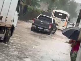 Rua alagada em Ananindeua