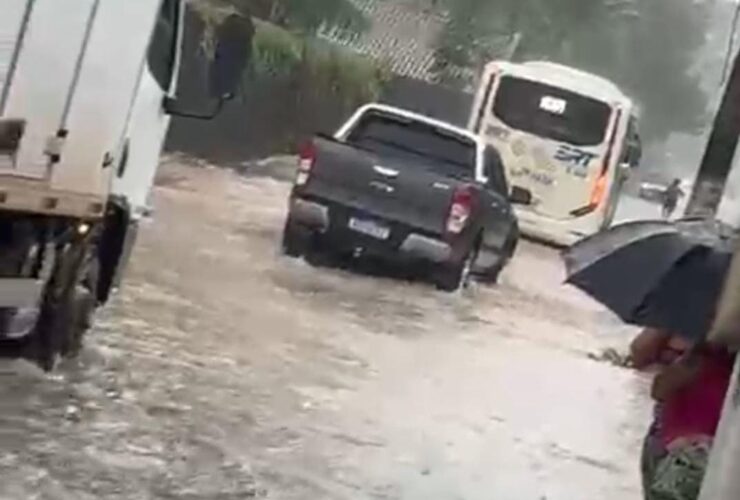 Rua alagada em Ananindeua