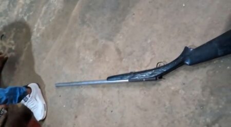 Menino morre após disparo acidental com arma no Pará; padrasto é preso