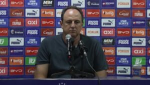 Rogério Ceni em entrevista coletiva no Mangueirão