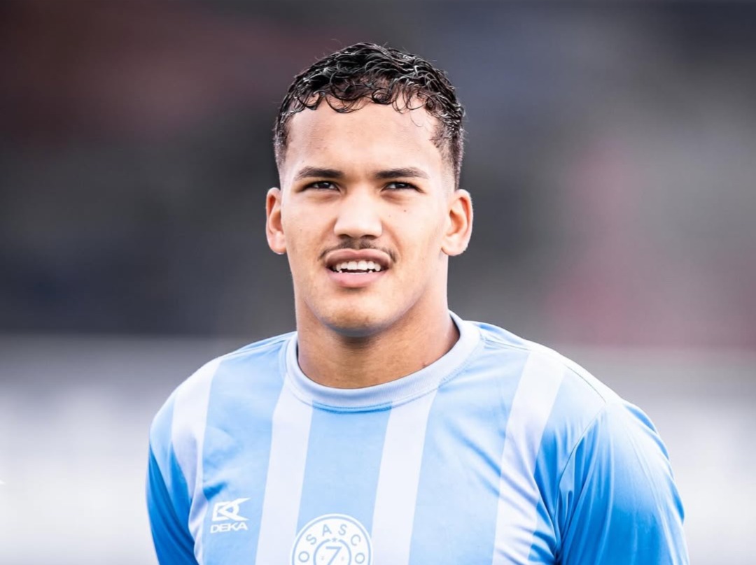 Jogador Juninho em ação pelo seu clube anterior