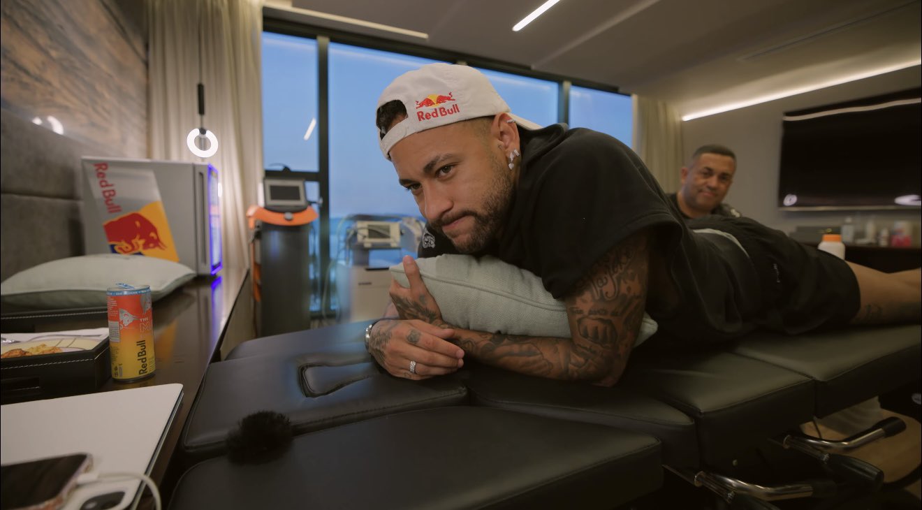 Neymar se recuperando de lesão
