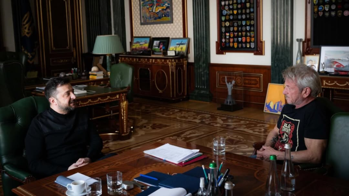 Ator premiado com o Oscar em encontro com presidente da Ucrânia