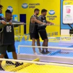 Participantes disputando prova no BBB