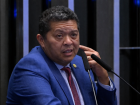 Senador Beto Faro discurssando