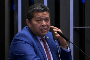 Senador Beto Faro discurssando