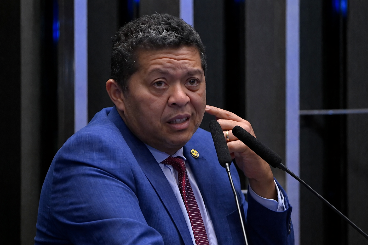 Senador Beto Faro discurssando