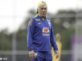 Carlo Ancelotti comanda treino da Seleção Brasileira.