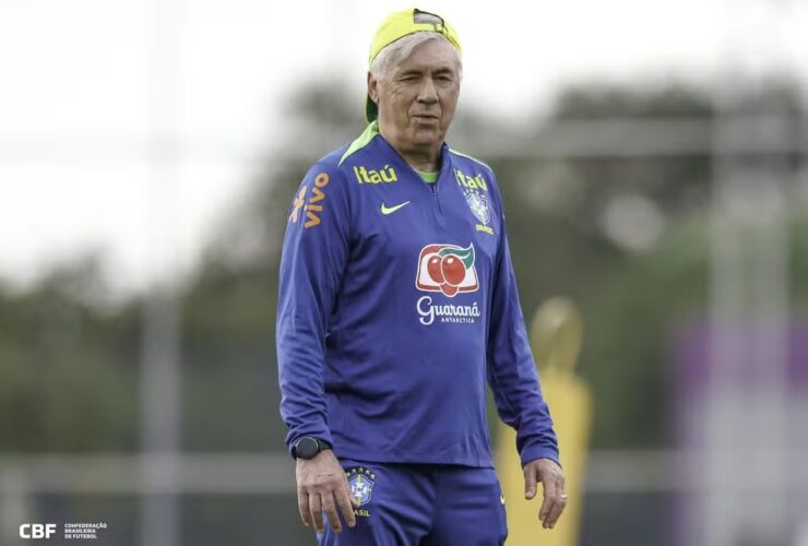 Carlo Ancelotti comanda treino da Seleção Brasileira.