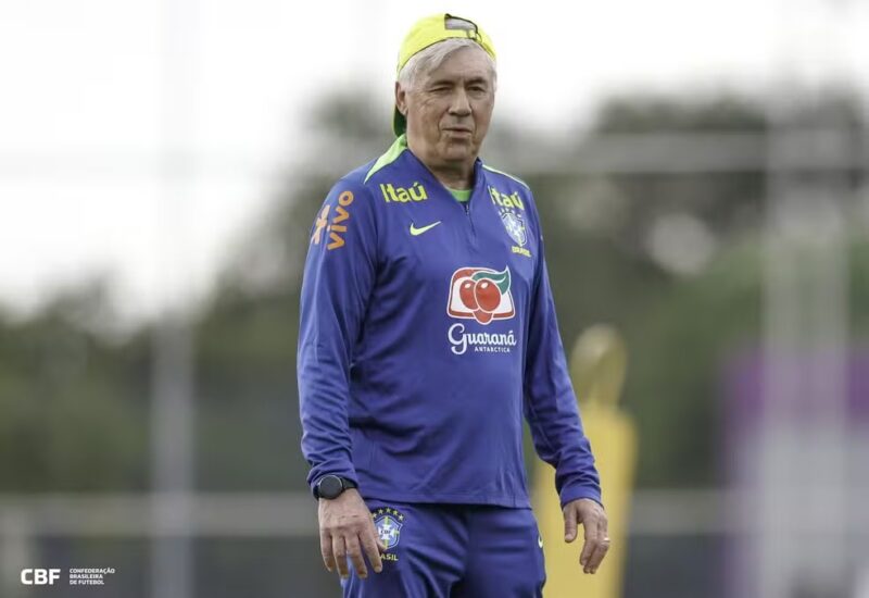 Carlo Ancelotti comanda treino da Seleção Brasileira.
