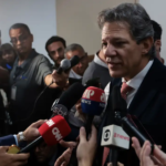foto de Haddad dando entrevista