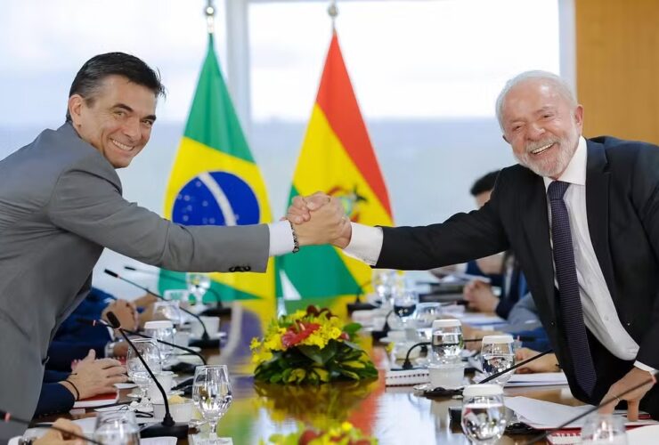 Lula com o presidente da Bolívia, Rodrigo Paz, no Palácio do Planalto