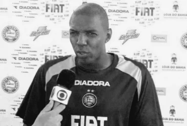 Reinaldo Alelulia dando entrevista para a TV Globo