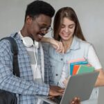 Estudantes universitários de diversas áreas podem se inscrever.