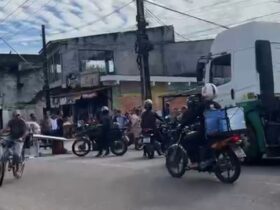 Rodovia foi interditada na manhã desta segunda-feira.