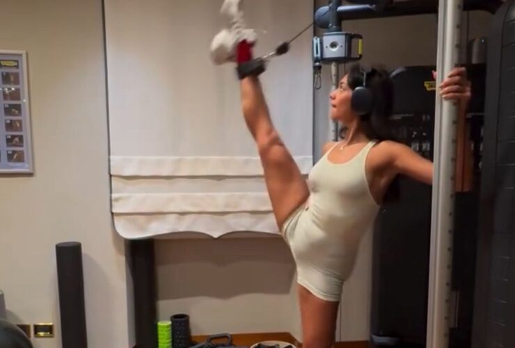 Alane mostrou movimentos de balé durante treino de pernas.