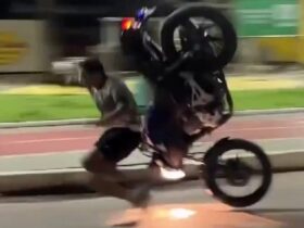 Motociclista perdeu o controle da moto.