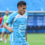 Juninho, centroavante do Paysandu, treinando na Curuzu.