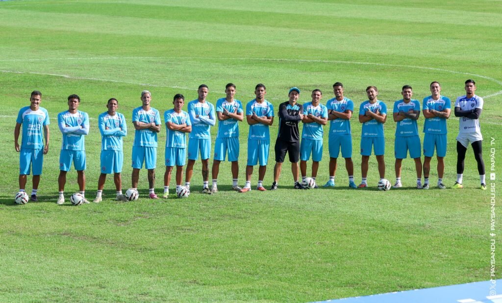 Time do Paysandu em último treino antes do embarque para Macapá-AP.